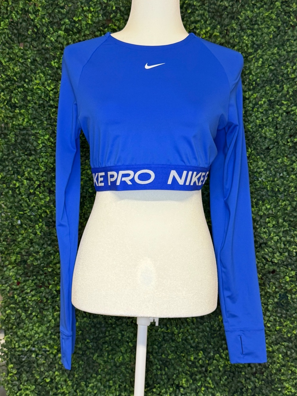 💙 Nike Pro Dri-FIT Long Sleeve Crop Top – Size L